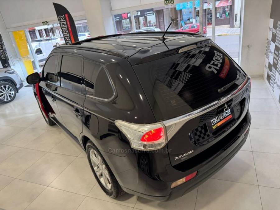 MITSUBISHI - OUTLANDER - 2014/2015 - Preta - R$ 79.900,00