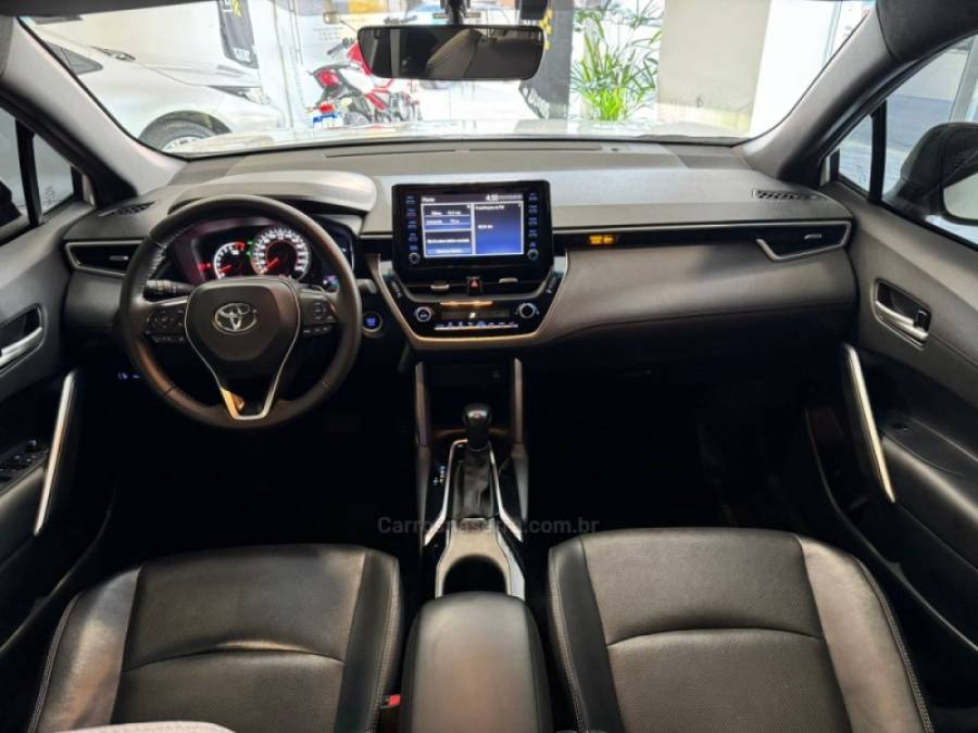 TOYOTA - COROLLA - 2021/2022 - Branca - R$ 144.900,00