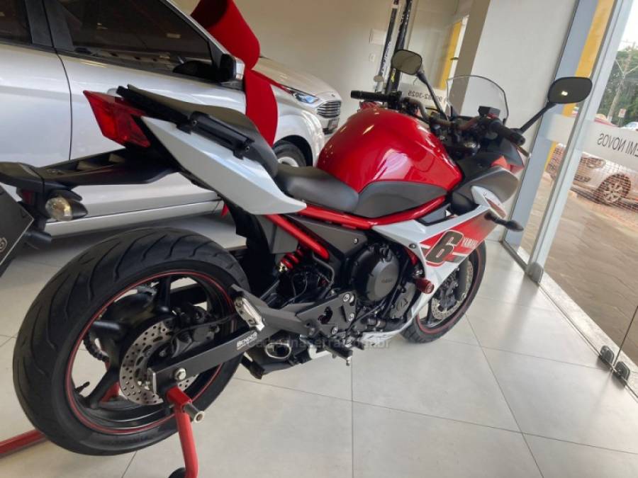 YAMAHA - XJ6 F - 2016/2017 - Vermelha - R$ 43.900,00