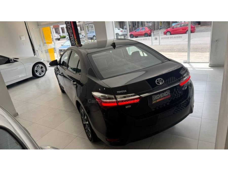 TOYOTA - COROLLA - 2018/2019 - Preta - R$ 108.900,00