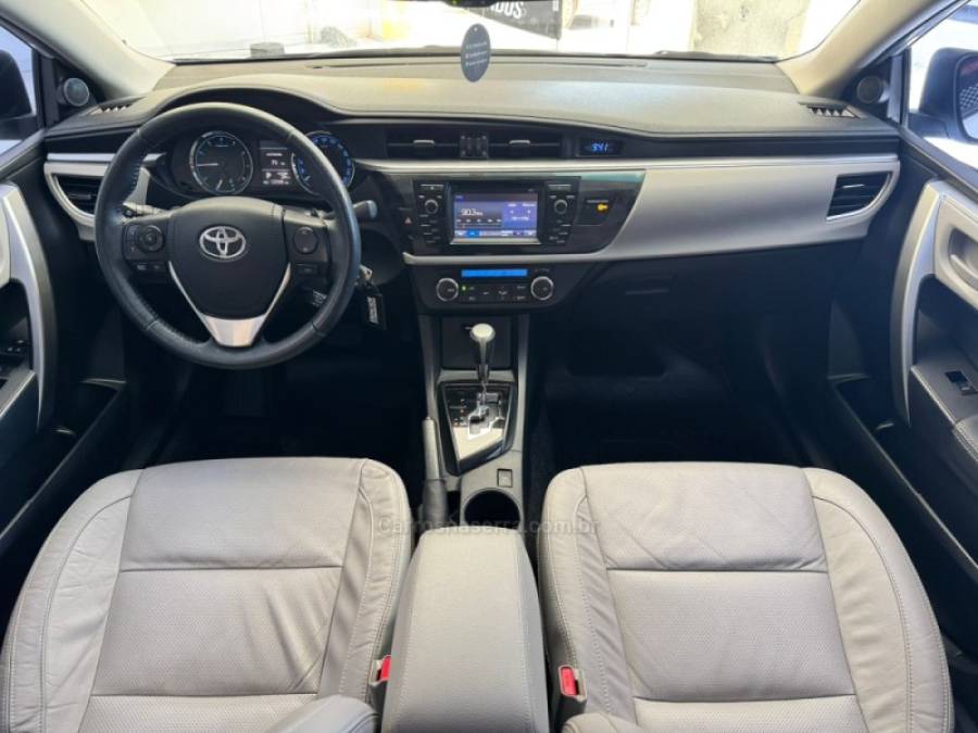 TOYOTA - COROLLA - 2014/2015 - Branca - R$ 88.900,00