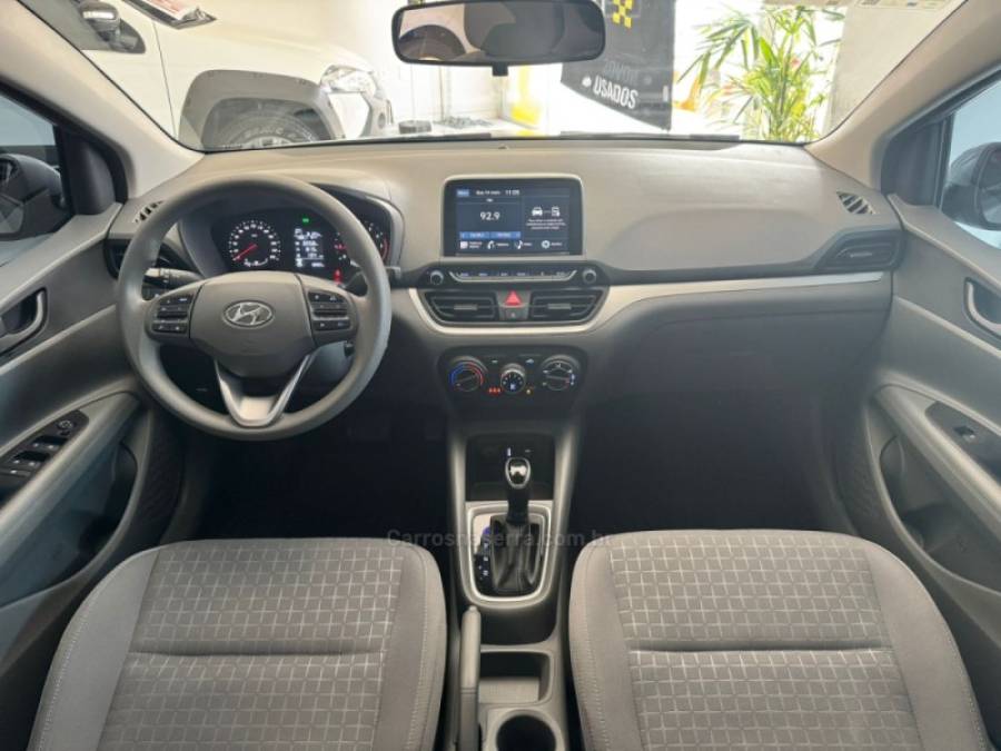HYUNDAI - HB20S - 2023/2024 - Prata - R$ 96.900,00