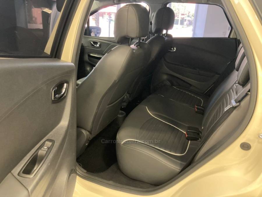 RENAULT - CAPTUR - 2018/2019 - Bege - R$ 78.900,00