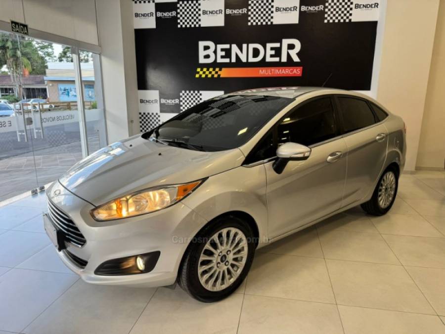 FORD - FIESTA - 2013/2014 - Prata - R$ 46.900,00