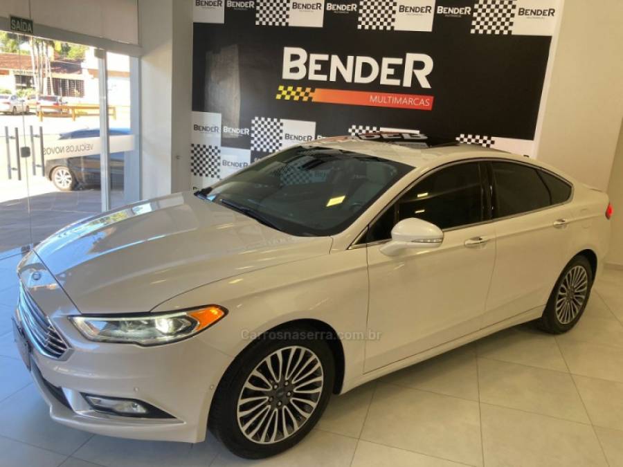 FORD - FUSION - 2016/2017 - Branca - R$ 112.900,00