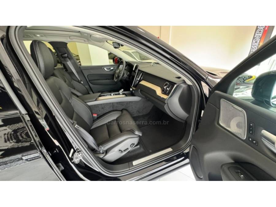 VOLVO - XC60 - 2025/2026 - Preta - Sob Consulta