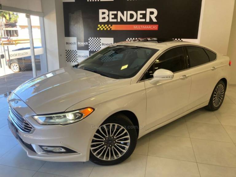 FORD - FUSION - 2016/2017 - Branca - R$ 112.900,00