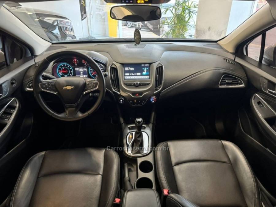 CHEVROLET - CRUZE - 2016/2017 - Branca - R$ 83.900,00