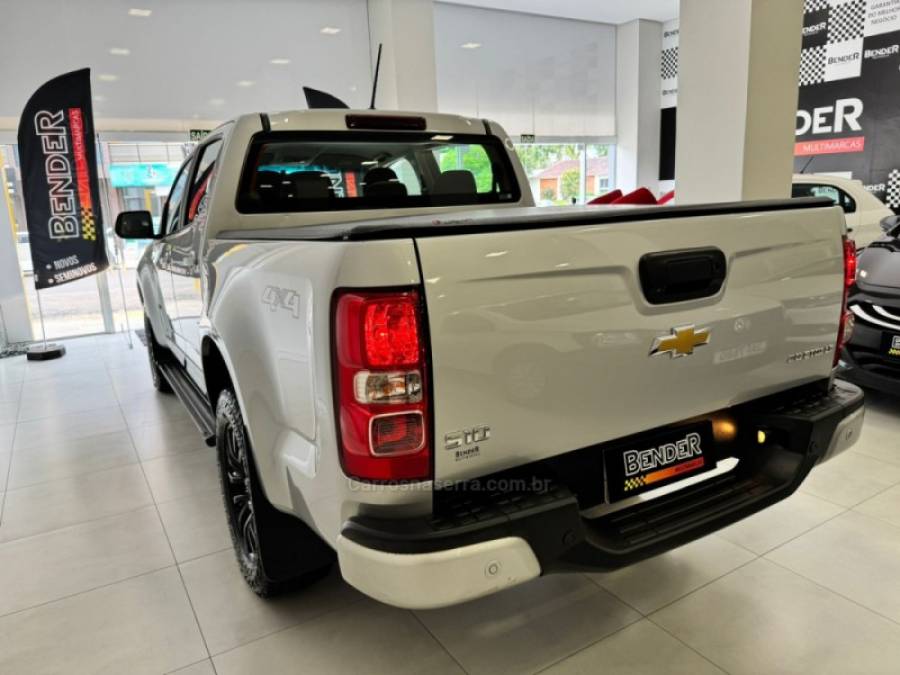 CHEVROLET - S10 - 2021/2022 - Prata - R$ 182.900,00