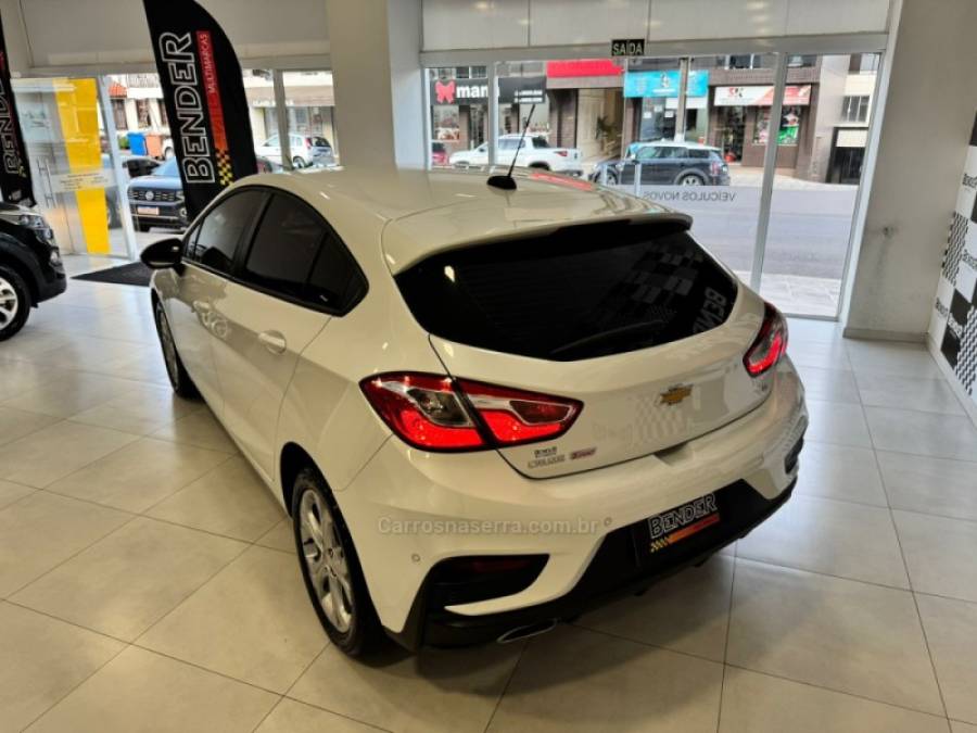 CHEVROLET - CRUZE - 2016/2017 - Branca - R$ 83.900,00