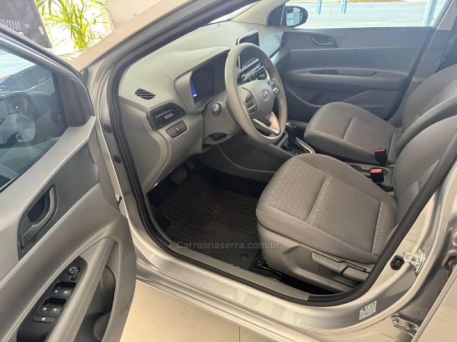 HYUNDAI - HB20S - 2023/2024 - Prata - R$ 96.900,00